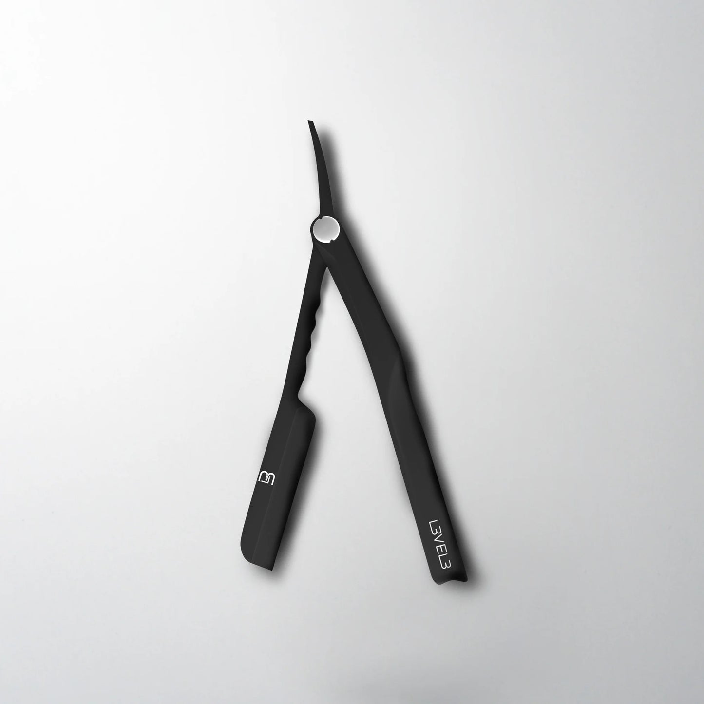 L3VEL 3 - Milly Clutch Razor Holder